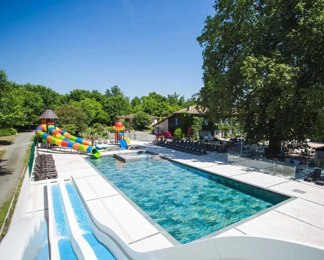 Camping 4 Etoiles - Parc Aquatique - Eeceia Martres-Tolosane Campsite